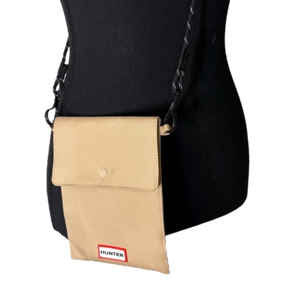 HUNTER Tan Khaki Crossbody Travel Pouch Adjustable Strap Snap Closure
